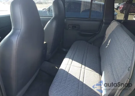 2000 Jeep Cherokee Sport from USA, damaged, VIN 1J4FF48S3YL128629